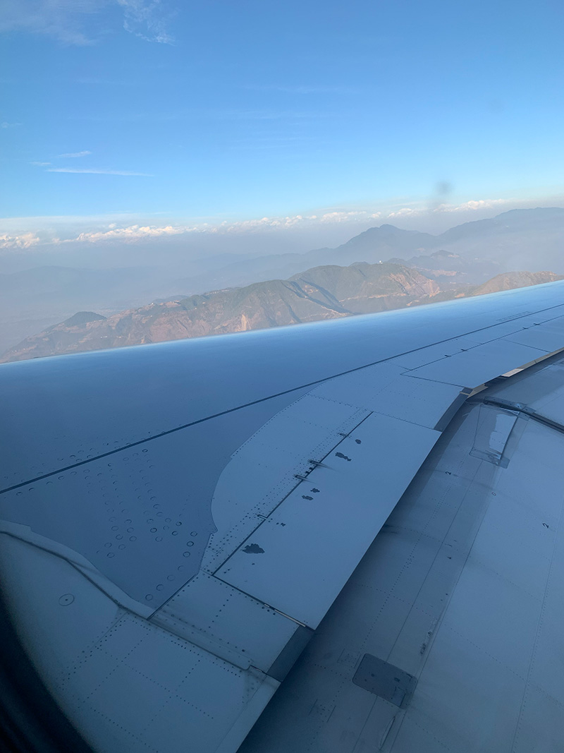 ネパール航空機内から