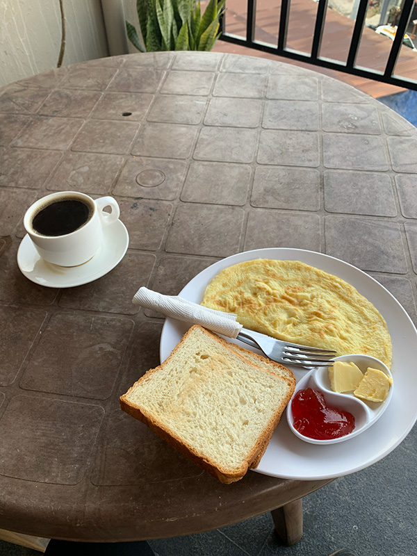 朝食